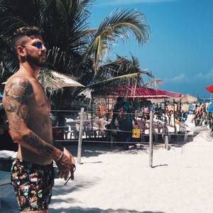 Meet your Posher, Raz